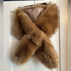 NWOT Plush Faux Fur Wrap